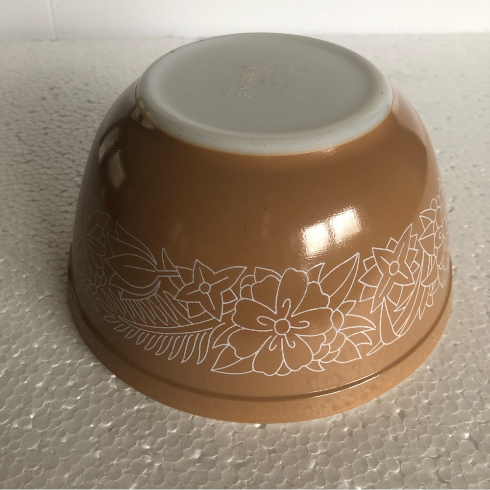 Pyrex Woodland Brown 1.5 Qt Mixing Bowl #402 Tan - Picture 6 of 6